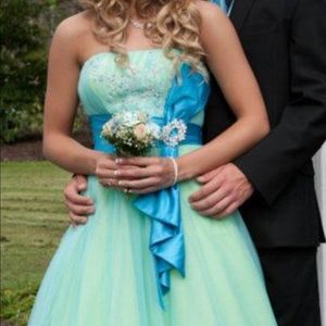 Prom/Formal dresses!!
